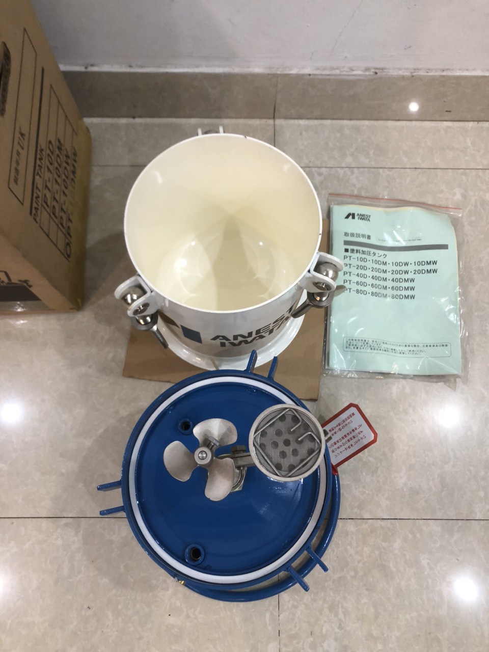 Nồi trộn sơn 10 lít dành cho sơn gốc nước Anest Iwata PT-10DMW